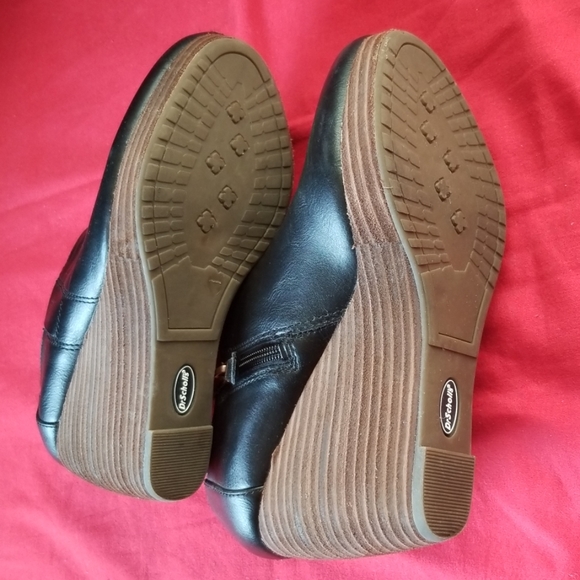 Dr. Scholls bootie wedges. - Picture 2 of 8